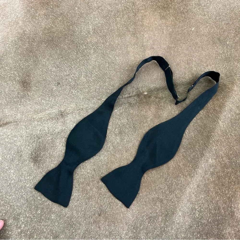 Saks Fifth Ave Silk Black Self Bow Tie Cocktail Evening Wear - Picture 2 of 5
